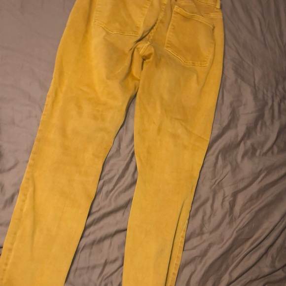 Yellow pants - Picture 2 of 2